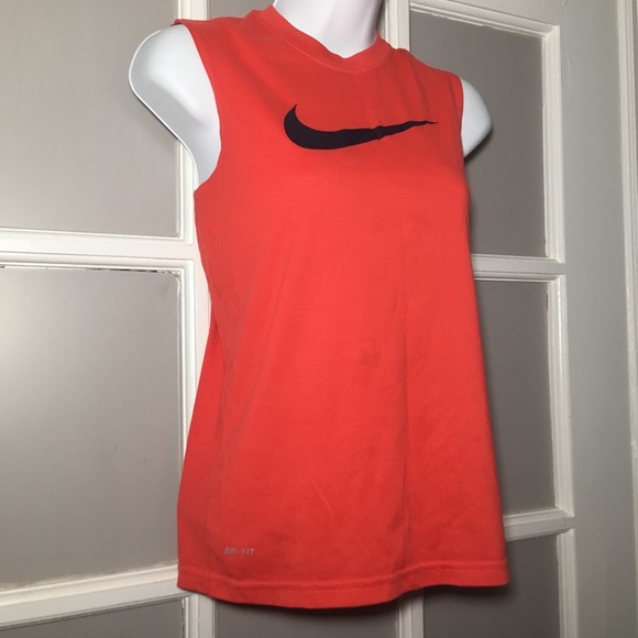 NIKE RED MUSCLE TOP - Picture 5 of 7